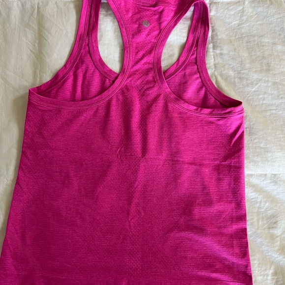 Lululemon swiftly tech tank top 2.0 race length in pow pink - Picture 3 of 3